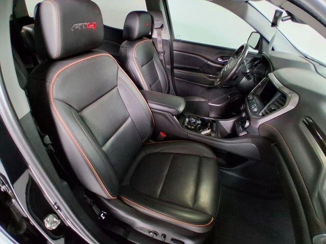 2022 GMC Acadia AT4