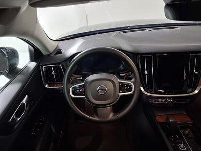 2025 Volvo V60 Cross Country Plus, B5 AWD Gas (mild hybrid)