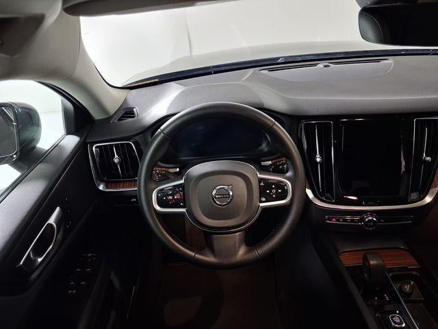 2025 Volvo V60 Cross Country Plus, B5 AWD Gas (mild hybrid)