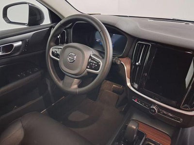 2025 Volvo V60 Cross Country Plus, B5 AWD Gas (mild hybrid)